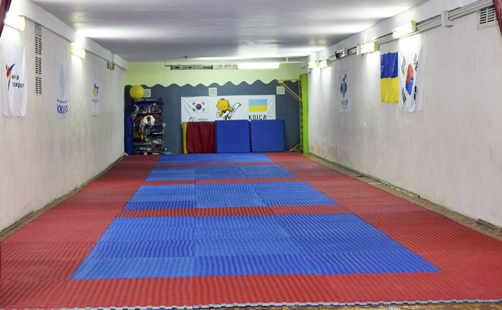 Спортивна зала Драгоманова, 27а